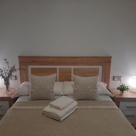 Apartamentos Clavero 10 Пласенсия Екстериор снимка