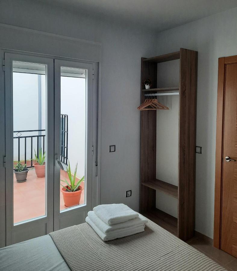 Apartamentos Clavero 10 Пласенсия Екстериор снимка