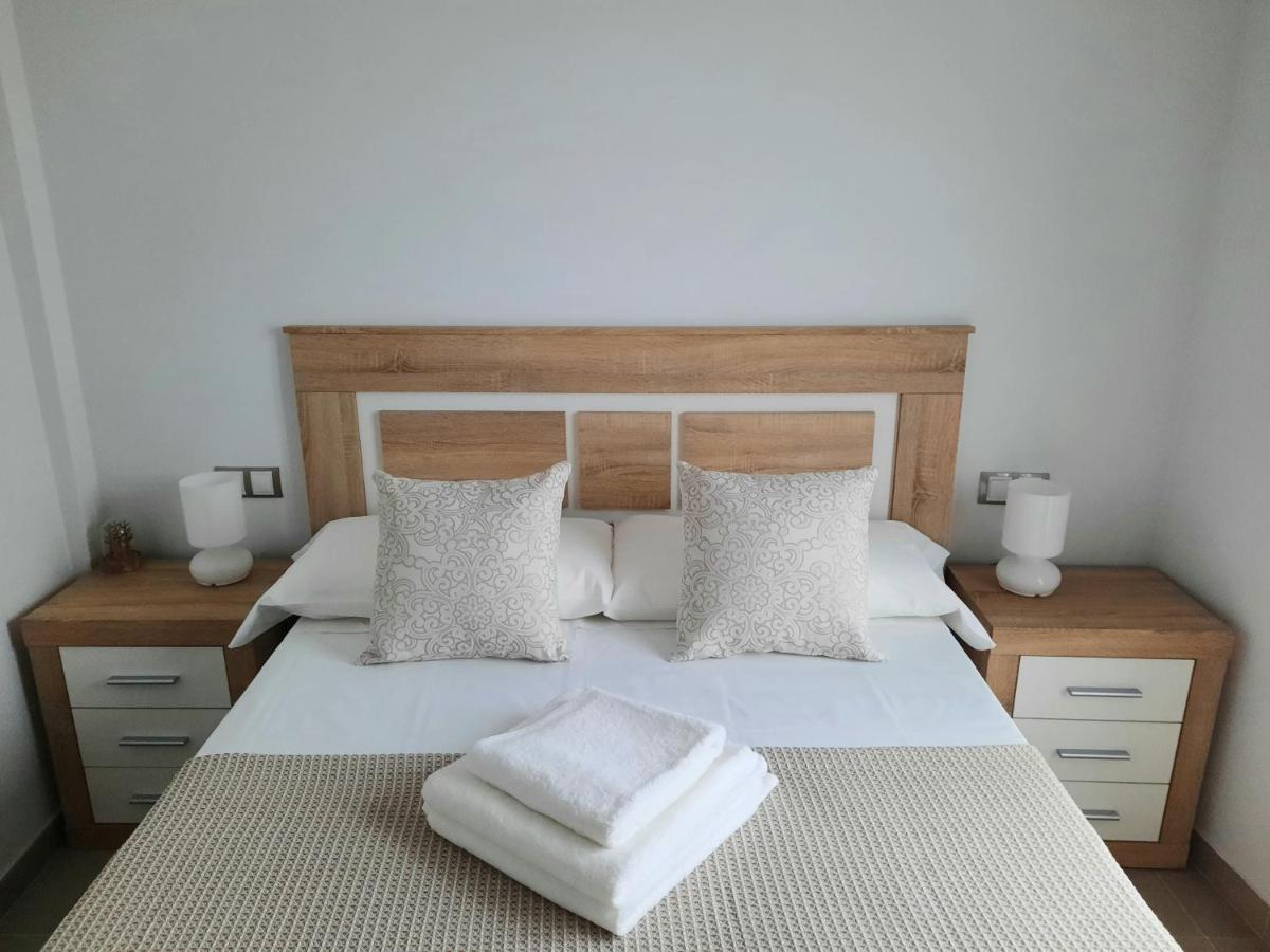 Apartamentos Clavero 10 Пласенсия Екстериор снимка